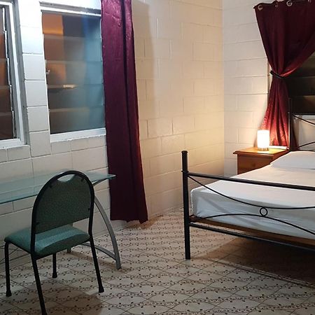 Хостел Asylum Cairns Share House Экстерьер фото