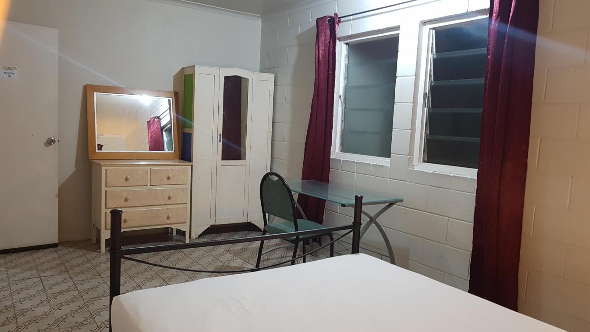 Хостел Asylum Cairns Share House Экстерьер фото