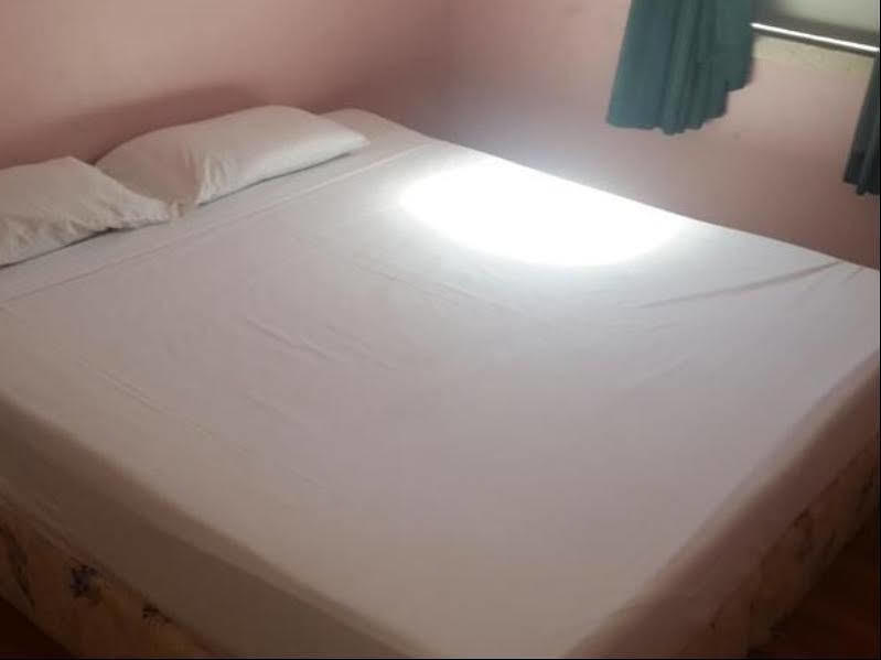 Хостел Asylum Cairns Share House Экстерьер фото
