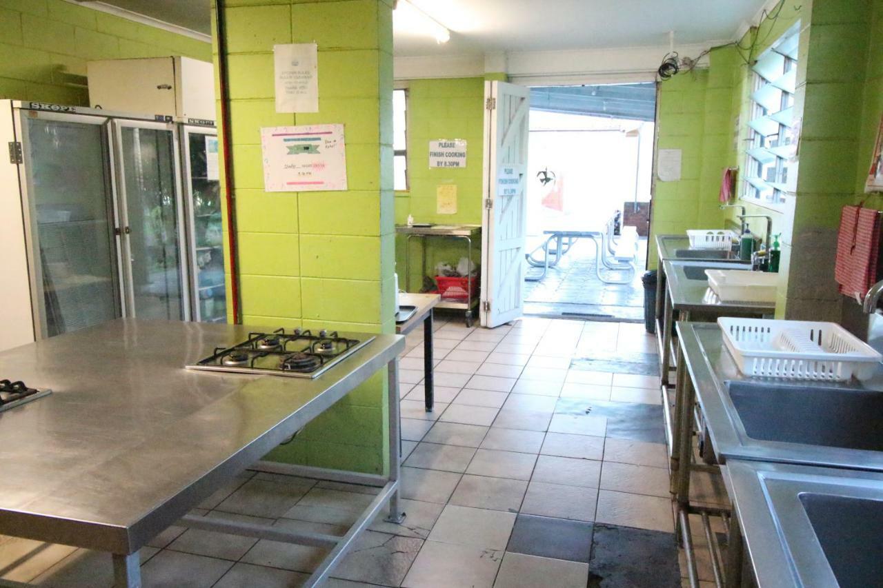 Хостел Asylum Cairns Share House Экстерьер фото