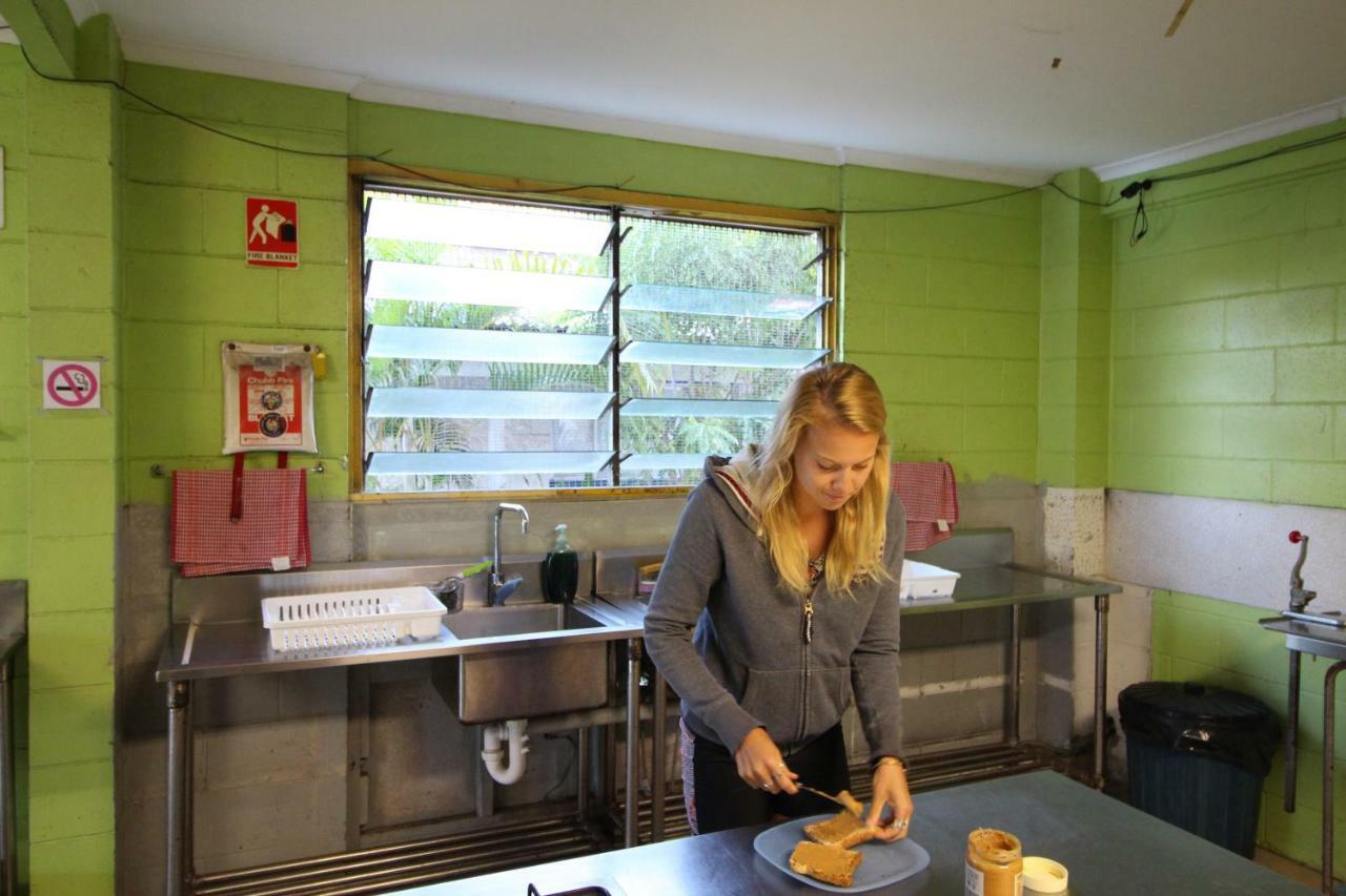 Хостел Asylum Cairns Share House Экстерьер фото